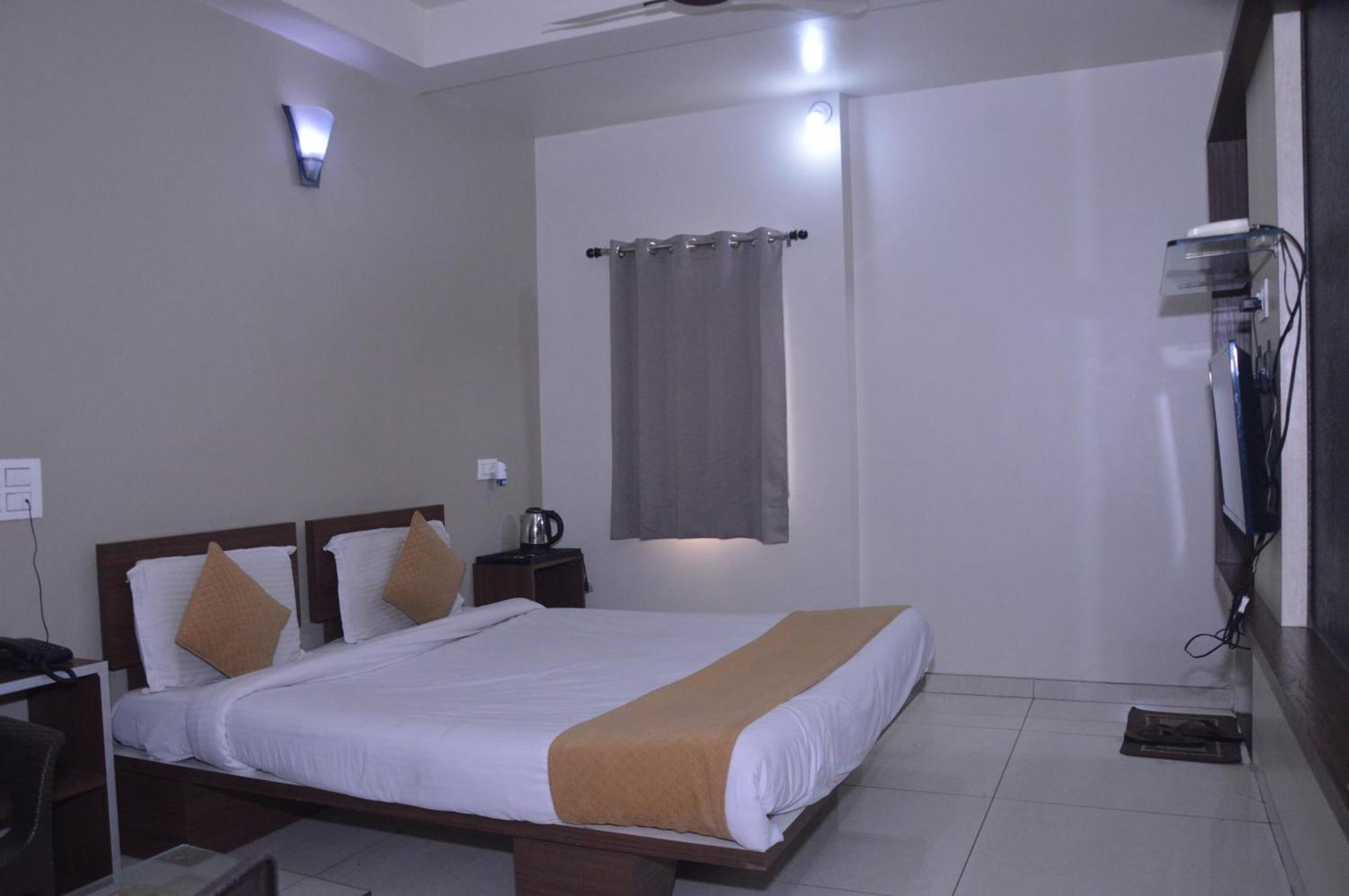 Hotel Indrani Chittorgarh Екстер'єр фото