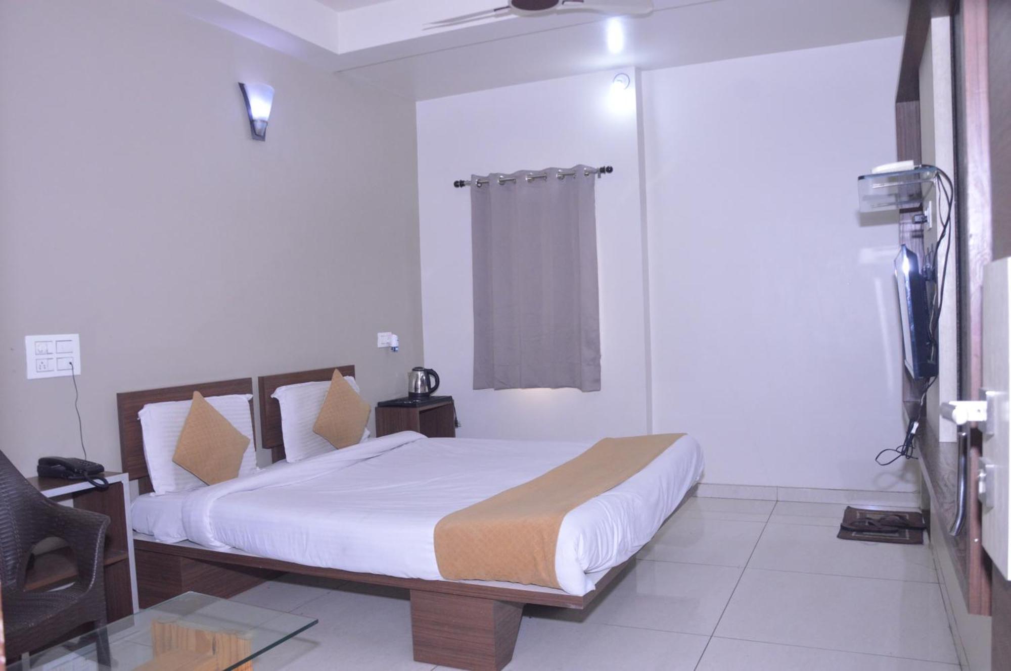 Hotel Indrani Chittorgarh Екстер'єр фото